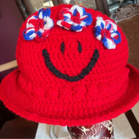 Handmade 4th‎ of July Women’s Red White & Blue Crochet Bucket Hat Size:21-22 - Picture 4 of 11